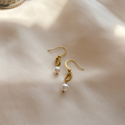 光 -珍珠黃銅耳環-可改夾 第8張的照片