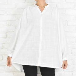 再販　シンプルなコットン素材のスキッパーシャツ　ホワイト　白シャツ 4枚目の画像