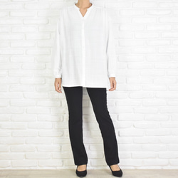 再販　シンプルなコットン素材のスキッパーシャツ　ホワイト　白シャツ 5枚目の画像