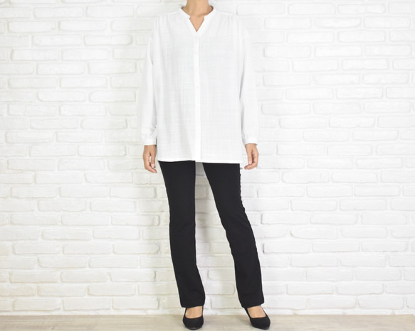 再販　シンプルなコットン素材のスキッパーシャツ　ホワイト　白シャツ 5枚目の画像