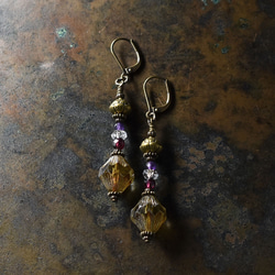 琥珀捷克珠、石榴石、紫水晶、石英和蓮花黃銅耳環 第2張的照片
