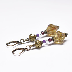 琥珀捷克珠、石榴石、紫水晶、石英和蓮花黃銅耳環 第6張的照片