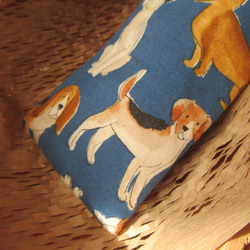 わんちゃん　花柄取手付き　ふんわりメガネいれ　　ペンケース　コーギー　バセットハウンド　ファブリック2024　犬　ドッグ 4枚目の画像