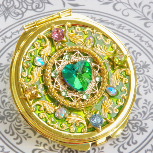 ◆001　魔法少女　変身　コンパクト　ミラー　ハンドメイド　作家様　限定出品 ◇001 ハンドメイド 作家様 限定出品 魔法少女 変身 コンパクト