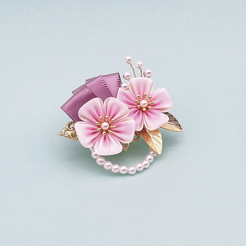 はんなり桜のブローチ♡手染めシルク /つまみ細工 卒業式 和 春
