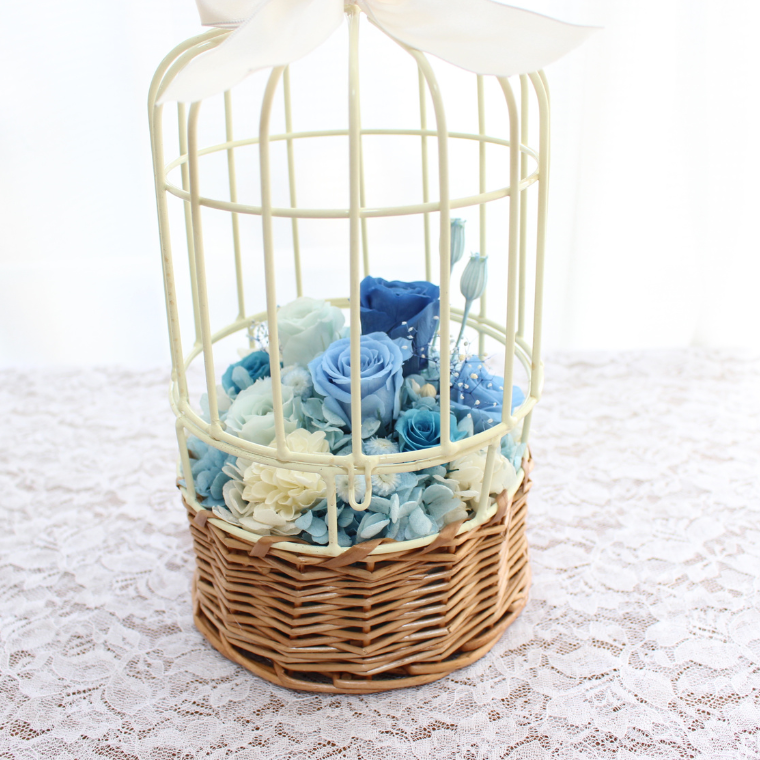 しあわせを呼ぶ鳥かごアレンジ　ブルー　青　プリザ　とりかご　鳥　プリザーブドフラワー　プレゼント　結婚　お祝い　仏花　花 5,320円