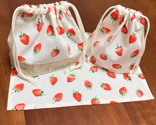 【ゆず♡もも様おまとめ】お弁当袋 コップ袋 ランチョンマット 3点 x 4セット ゆず♡もも様おまとめ】お弁当袋 コップ袋 ランチョンマット 3点