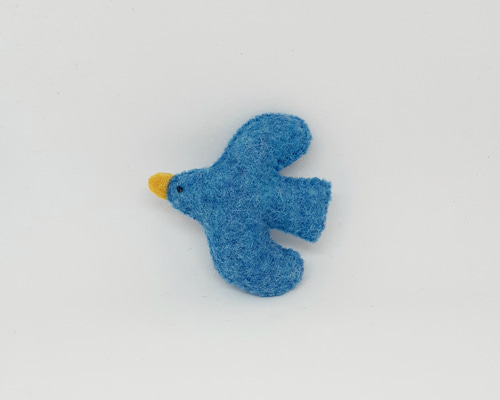フェルトマスコット 刺繍 ブローチ 青い鳥 ブローチ おぢ 通販