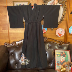 黒留袖 洗える 化繊 着物 和 モダン ハンドメイド リメイク ワンピース ドレス 黒/ブラック TKW-24 6枚目の画像
