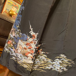 黒留袖 洗える 化繊 着物 和 モダン ハンドメイド リメイク ワンピース ドレス 黒/ブラック TKW-24 8枚目の画像