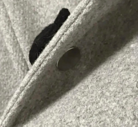 羊毛フェルト 猫マグネットブローチ 黒猫 金眼 7枚目の画像