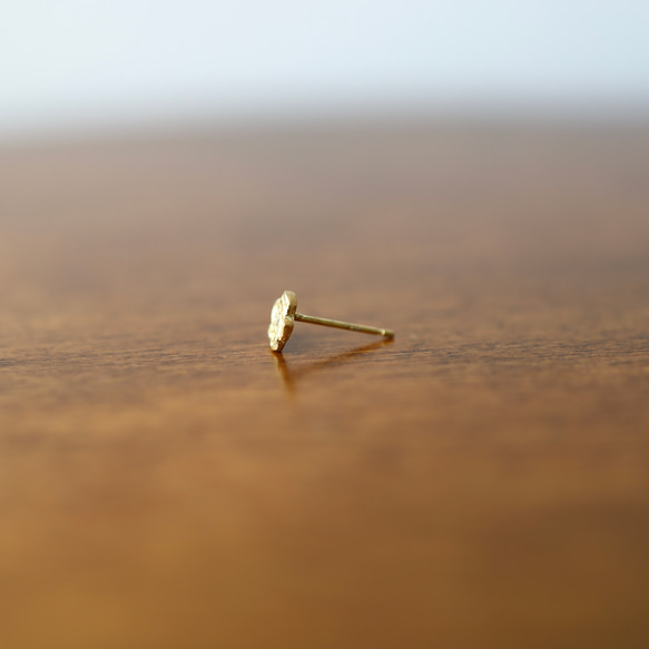 K18YG 1個売り　メメントモリローズのダイヤモンドピアス 3枚目の画像