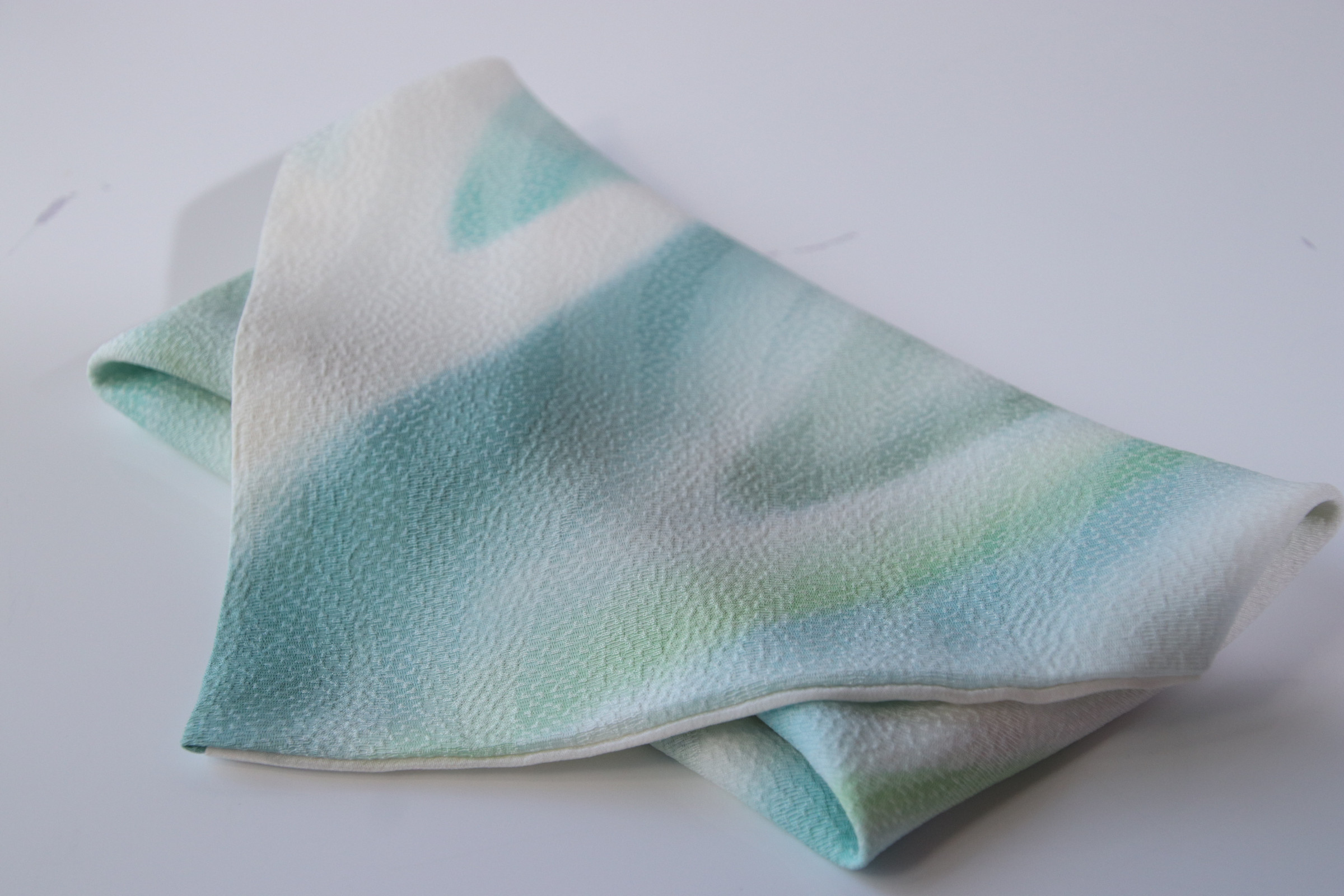 絹袱紗　緑うつした青い空