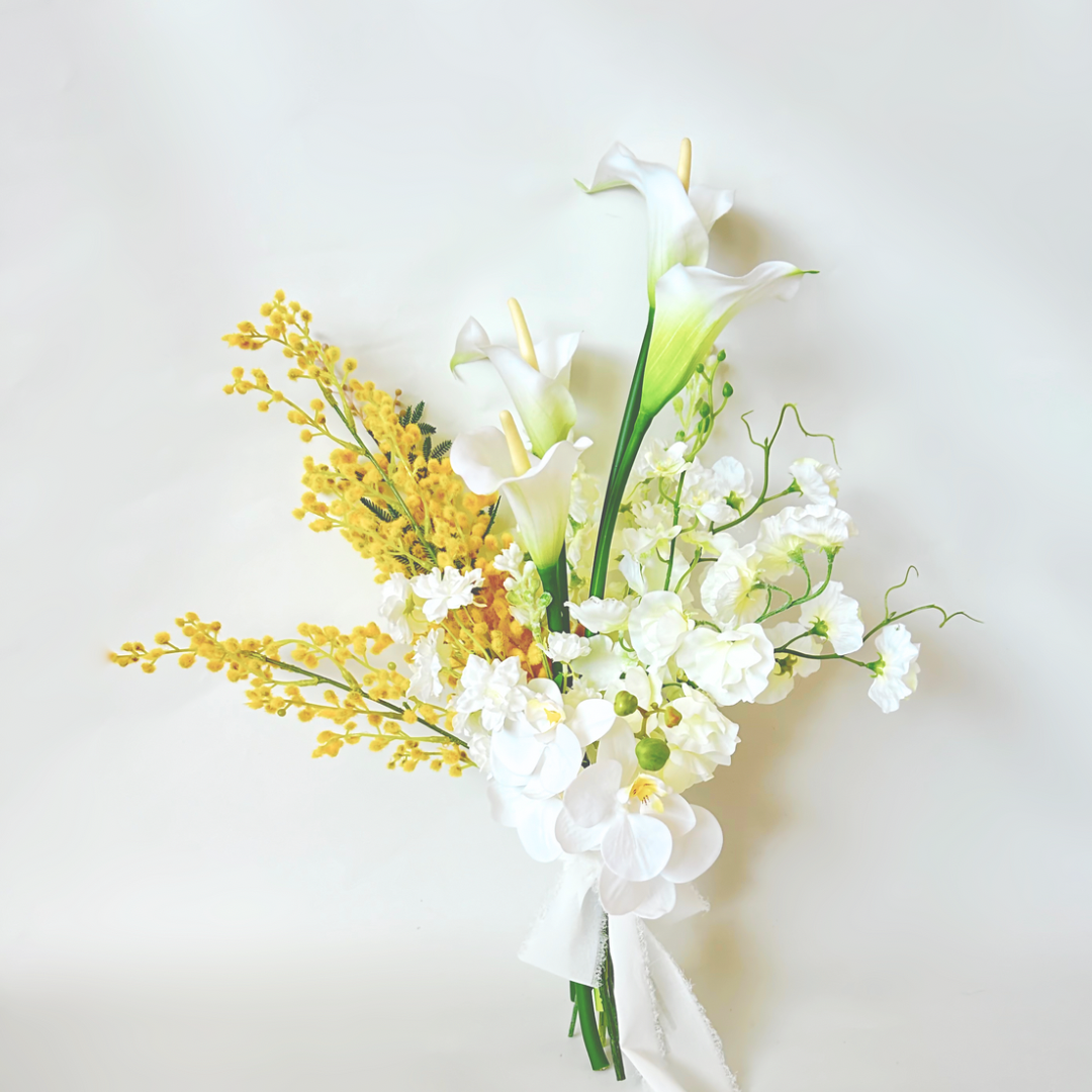 ミモザとカラーのロングウェディングブーケ