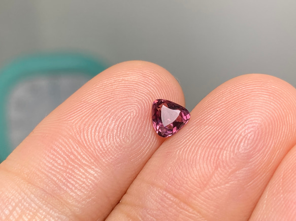 RS4-22 宝石質 高貴の蘇芳紫色 スピネル ミャンマー産 ルース 三角形 7枚目の画像