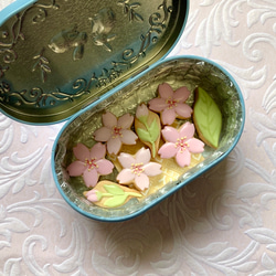 桜とメッセージカードのアイシングクッキー　缶入り 3枚目の画像