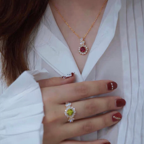 ロイヤルワルツ】 天然ルベライト レッドトルマリン ピンク キラキラ