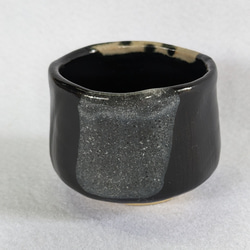 Black oribe sake cup No.1 黒織部ぐい吞 送料無料 水野雅之作 2枚目の画像