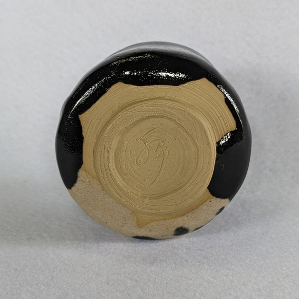 Black oribe sake cup No.1 黒織部ぐい吞 送料無料 水野雅之作 5枚目の画像