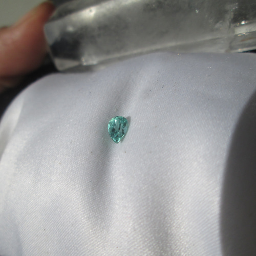 N.009 パライバトルマリン・ルース 0.4Ct バターリャ産（ブラジル  