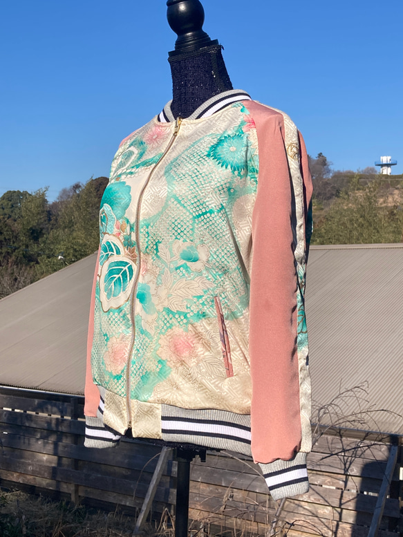 着物リメイクスカジャン 駒刺繍 リバーシブル 振袖リメイク 藤