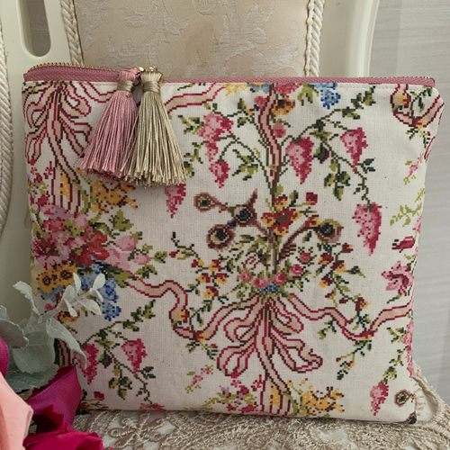 送料無料】マリーアントワネット 王妃の寝室のポーチ ポーチ PEONIA  