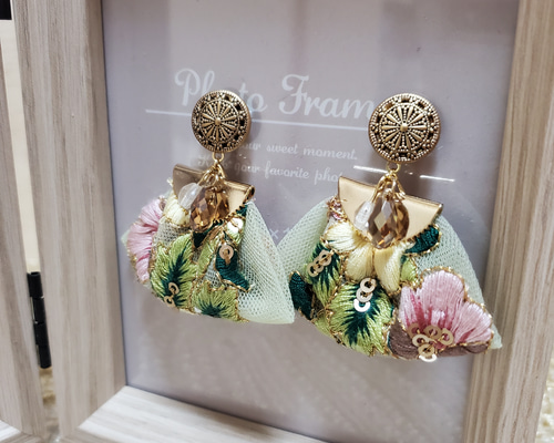 緑の華やかインド刺繍リボン イヤリング/ピアス イヤリング