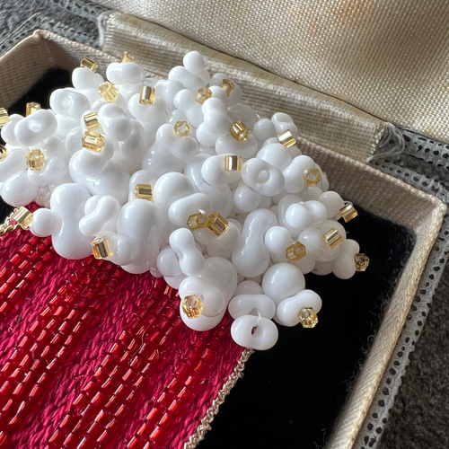 ポップコーンのブローチ オートクチュール刺繍 ブローチ La mienne