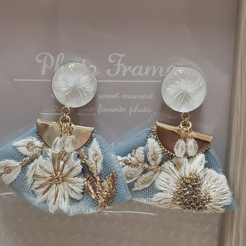 シンプルで可愛らしいインド刺繍リボン イヤリング/ピアス イヤリング