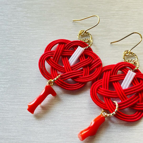 美品✨k14ゴールド金具◇天然 血赤珊瑚 4連 丸玉 ネックレス