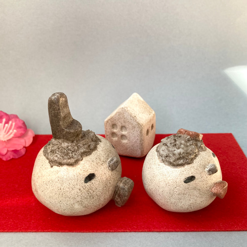 kikiページ　赤とピンクの薔薇アーチに３羽のシマエナガの置き型飾り 楽天市場】シマエナガ 3羽 寄り添う鳥達 ガーデン オーナメント
