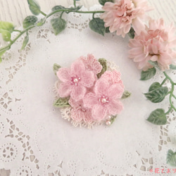 レース編み 桜のブローチ ～薄紅桜～ 8枚目の画像