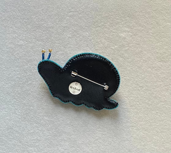 ビーズ刺繍のブローチ　-カタツムリ- snail 6枚目の画像