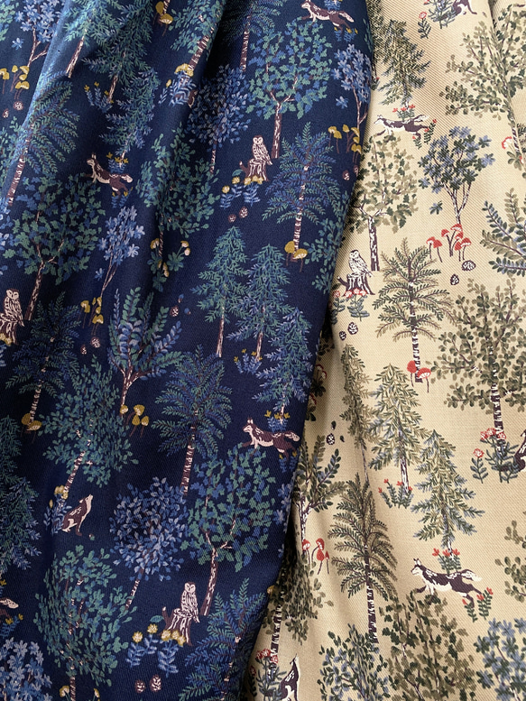 狼森林 *寬鬆長袖洋裝 *貓頭鷹、蘑菇、樹木、植物、花卉圖案 *有口袋 *100% 棉 *深海軍藍 第12張的照片