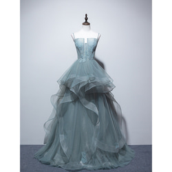 カラードレス　くすみブルー　刺繍　チュール　フラワーモチーフ　ウェディングドレス（WD242081） 3枚目の画像