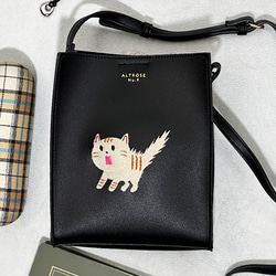 驚き猫の刺繍 フェイクレザーミニショルダーバッグ/ポシェット