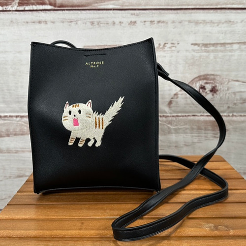 驚き猫の刺繍 フェイクレザーミニショルダーバッグ ショルダー