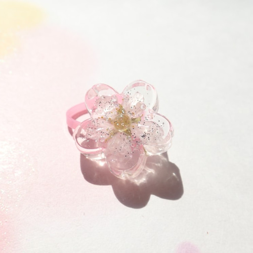 ヘアゴム レジン 桜型 マトリカリアと桜 ピンクと水色 ヘアゴム レジン 桜型 マトリカリアと桜 ピンクと水色