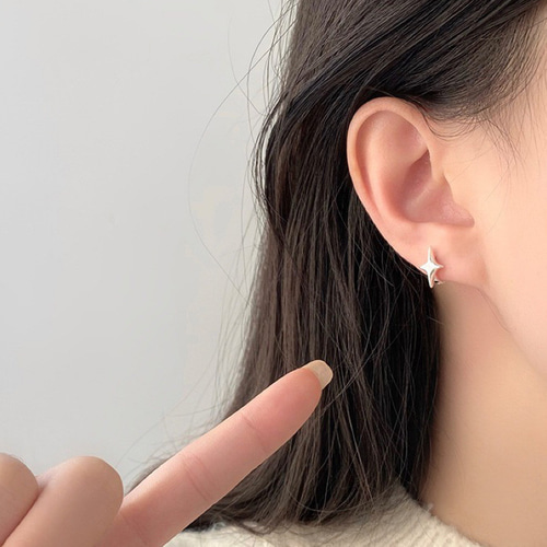 シルバー925 小ぶり 四芒星 フープピアス つけっぱなし ピアス 金属