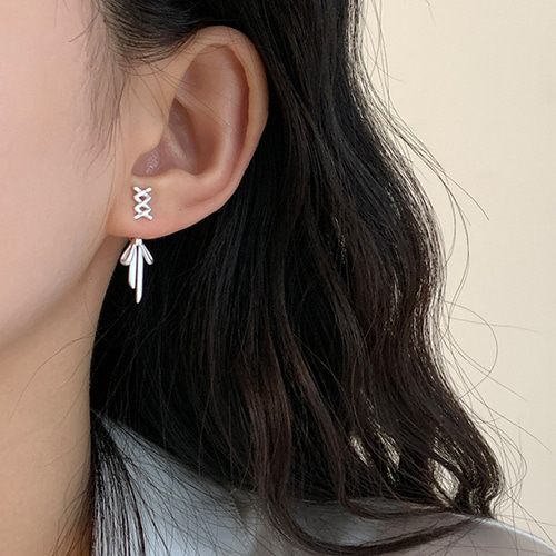 激カワ韓国ピアスリボン 新品未使用 即納】ポポ リボン ピアッシング 16G 韓国アクセサリー、軟骨