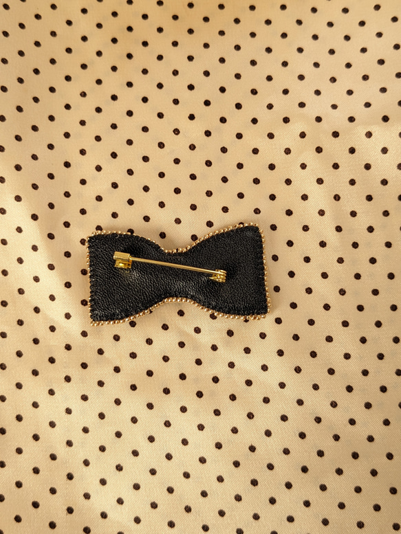 リボン　ミニ　ビーズ刺繍ブローチ　ブラック 7枚目の画像