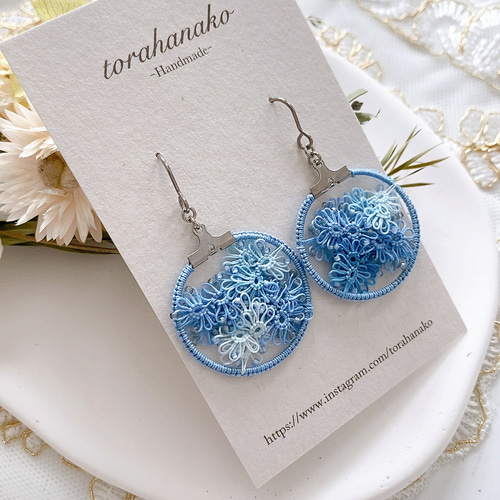 華やかフラワーフープ タティングレース ピアス・イヤリング ブルー 青  