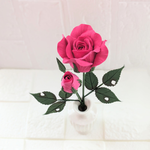 クレイフラワー❀おしゃれな赤いバラ〈つぼみ付き〉一輪挿し♪お手入れ