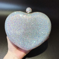 爱心形状のフルダイヤモンドイブニングバッグ、レディース用ドレスラインストーンクラッチ、取り外し可能なチェーン付きクリスタ 1枚目の画像