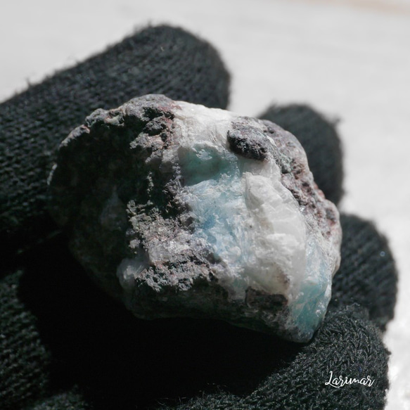 天然石ラリマー約20g約34×21mm(ドミニカ共和国産)母岩付き原石ラフロック鉱物鉱石[lar-240214-01] 1枚目の画像