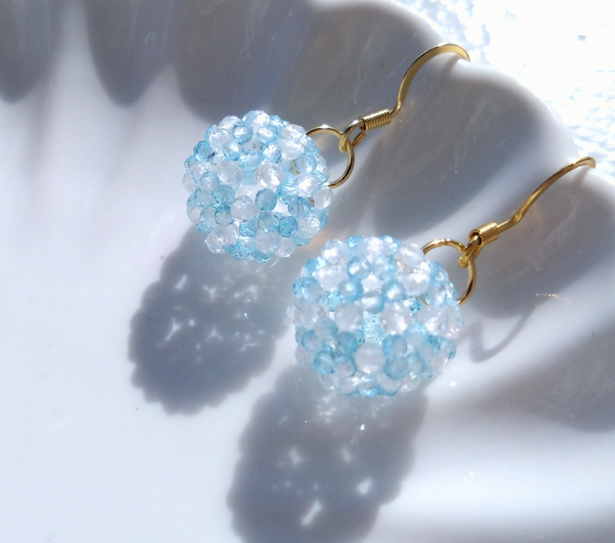 スカイブルートパーズ×クリスタル 神聖幾何学フラーレン　ピアス•イヤリング