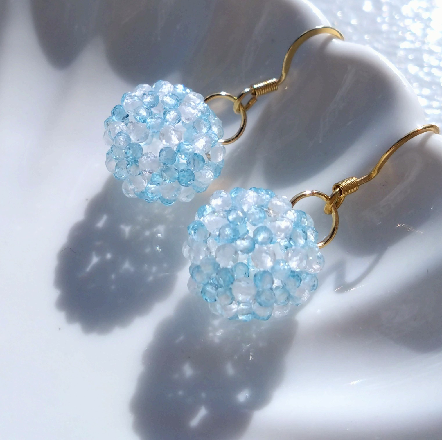 スカイブルートパーズ×クリスタル 神聖幾何学フラーレン　ピアス•イヤリング