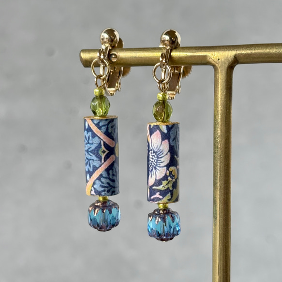 モリスのクラシカルピアス｜ブルー好きな方へ 深みカラー 軽い