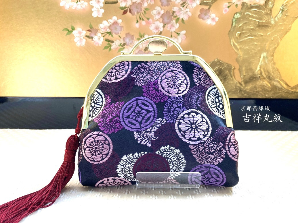 小紋 花丸文様 黒地に華やか吉祥文様｜パーティーや初詣にも◎ お祝いやお礼などを伝えたいシーンにマッチする、日本の伝統文様