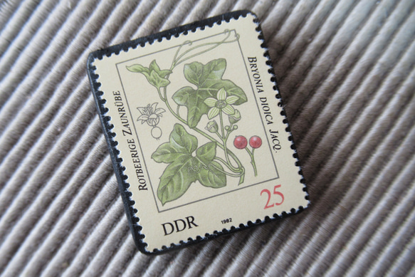 ドイツ　植物切手ブローチ9423 2枚目の画像
